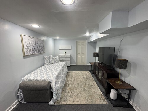 Private Entry Studio in Quiet Historic Neighborhood