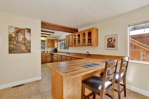 Cabin, Multiple Beds, Kitchen (2596) | Private kitchen - 2596-pine Woods Retreat (San Mateo)