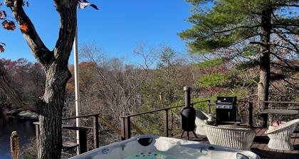 Waterfront Lakehouse w/ Hot Tub in Clinton, CT. Pet-Friendly!