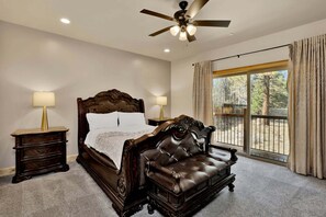 Hytte - flere senge - boblebad - bjergudsigt (2604)