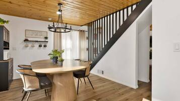 Cabin, Multiple Beds, Kitchen | Dining