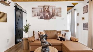 Cabin, Multiple Beds, Kitchen | Living area