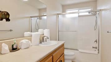 Cabin, Multiple Beds, Patio, Mountain View (2618) | Bathroom