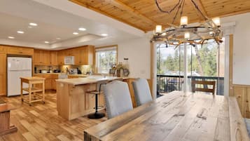 Cabin, Multiple Beds, Patio, Mountain View (2618) | Dining