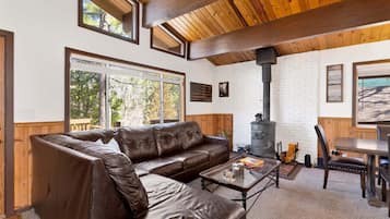 Cabin, Multiple Beds, Hot Tub | Living area