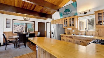 Cabin, Multiple Beds, Hot Tub | Private kitchen