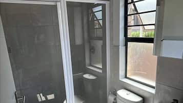 Maison, 3 chambres, accessible aux personnes à mobilité réduite, fumeur | Salle de bain