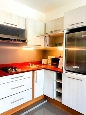 Microondas, horno y parrilla de estufa 