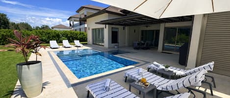 Outdoor pool, a heated pool