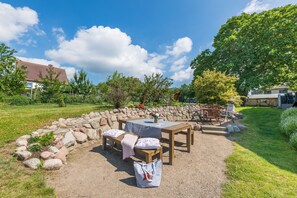 Outdoor dining - Holiday Apartment Strandkorb – 100 m from the Water (Mönchgut)