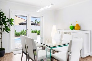 Dining - Miami Downtown Oasis/Mini Golf/Heated  Pool/ Gameroom (Miami)