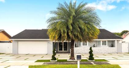Miami Downtown Oasis / Mini Golf / Htd Pool/ Game room