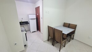 Basic Apartment | Dining - Residencial Riviera Apartamentos (Vila Velha)