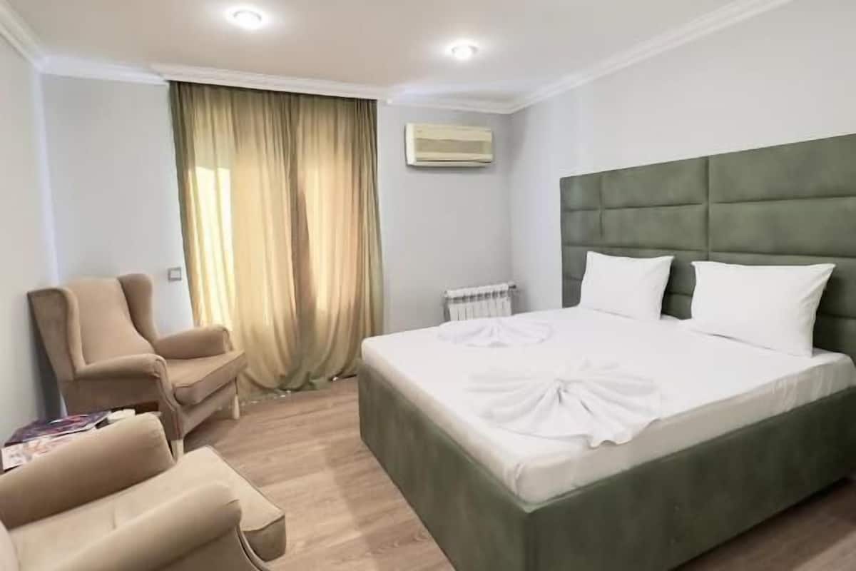 Standard-Doppelzimmer, Stadtblick