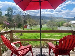 Property grounds - Cozy 1bedroom cabin in lovely Fort Valley with AC on beautiful privatehorse farm (Fort Valley)