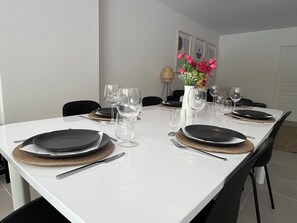 Dining - Apt w/ private garden -5' beach (Cannes)
