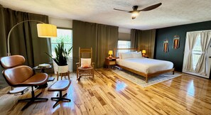 2 bedrooms, iron/ironing board, free WiFi, bed sheets - Private Waterfalls - Retreat w/ Hot Tub, Game Room, Spacious and Nature Filled (Hillsville)