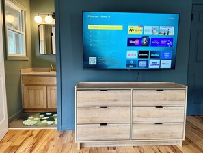 Interior - Private Waterfalls - Retreat w/ Hot Tub, Game Room, Spacious and Nature Filled (Hillsville)