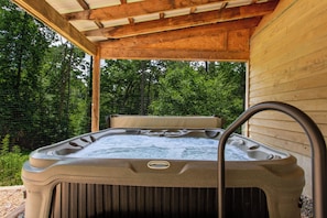 Bain à remous extérieur