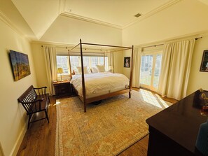 Room - FIFA! Luxury, private custom home w/ indoor hoops, sauna, close to stadium (Sherborn)