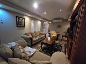 Living area - Sanaya Maison - Luxurious, Spacious 3BR Villa located in Samaan Grove Tobago (Tobago)