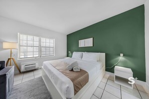 Apartment -  Charming Studio Steps to the Ocean (Miami Beach)