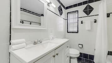 Apartment | Bathroom