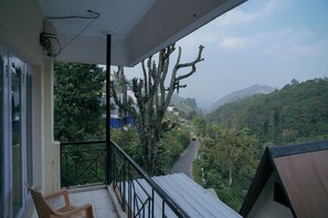 Property grounds - SYNTILLA SILVER CASCADE INN (Kodaikanal)