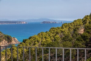 View from property - 4-bedroom house with private pool in charming Begur.. (Begur)