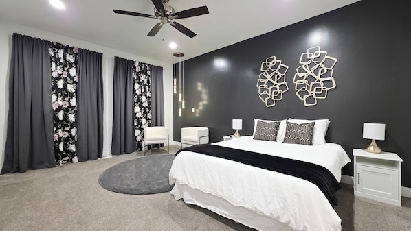 4 bedrooms, desk, iron/ironing board, free WiFi