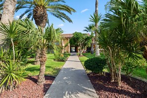 Property grounds - Beachside Resort Condo With Pools (South Padre Island)