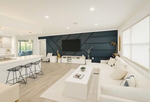 Smart TV - The Modern Palm just minutes from Siesta Key! (Sarasota)