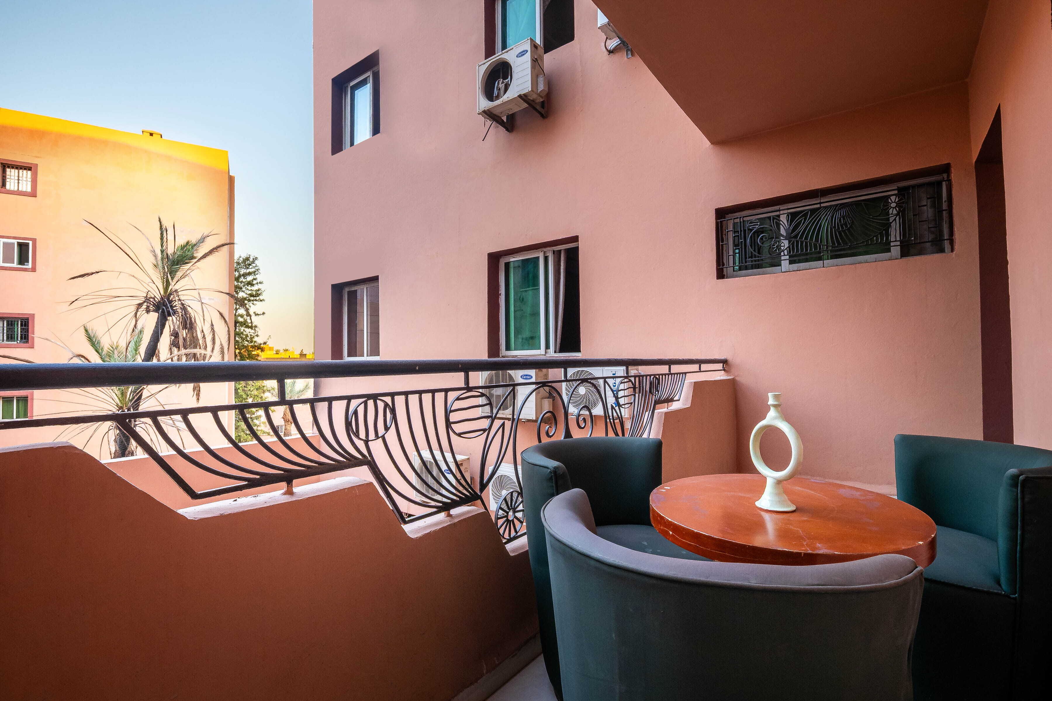 Comfort Studio, Balcony, City View | Outdoor dining