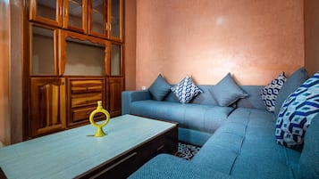 Comfort Apartment, Balcony, City View | Living area