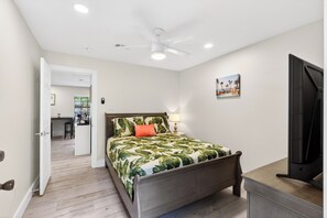 2 bedrooms, iron/ironing board, travel cot, free WiFi