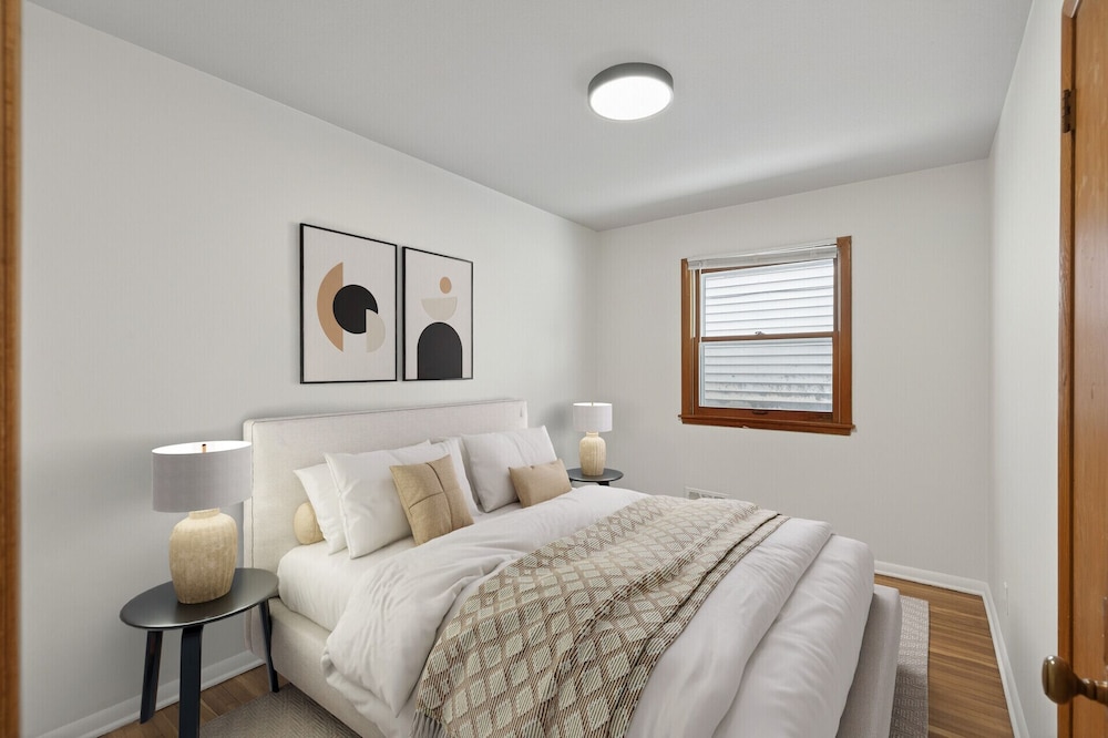 Charming Two-Bedroom Near Parks and Lakes in Minneapolis! Reviews ...