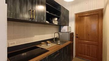 Microwave, stovetop, dishwasher
