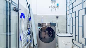 Deluxe Apartment, City View | Interior