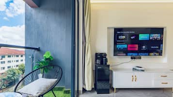 Deluxe Apartment, City View