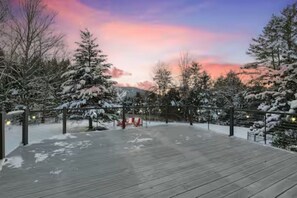 Property grounds - Red Feather Lodge (Windham)