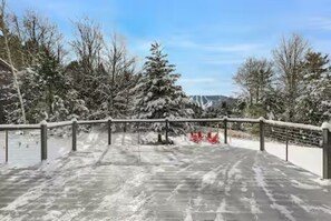 Property grounds - Red Feather Lodge (Windham)