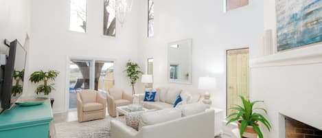 TV, fireplace