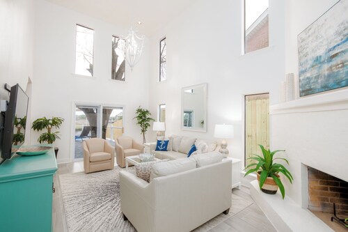 French Quarter Gateway Rental 320 Near New Orleans with Pool and Boat Dock