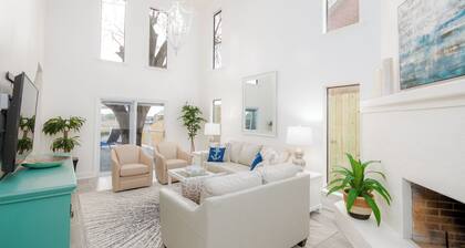 French Quarter Gateway Rental 320 Near New Orleans with Pool and Boat Dock
