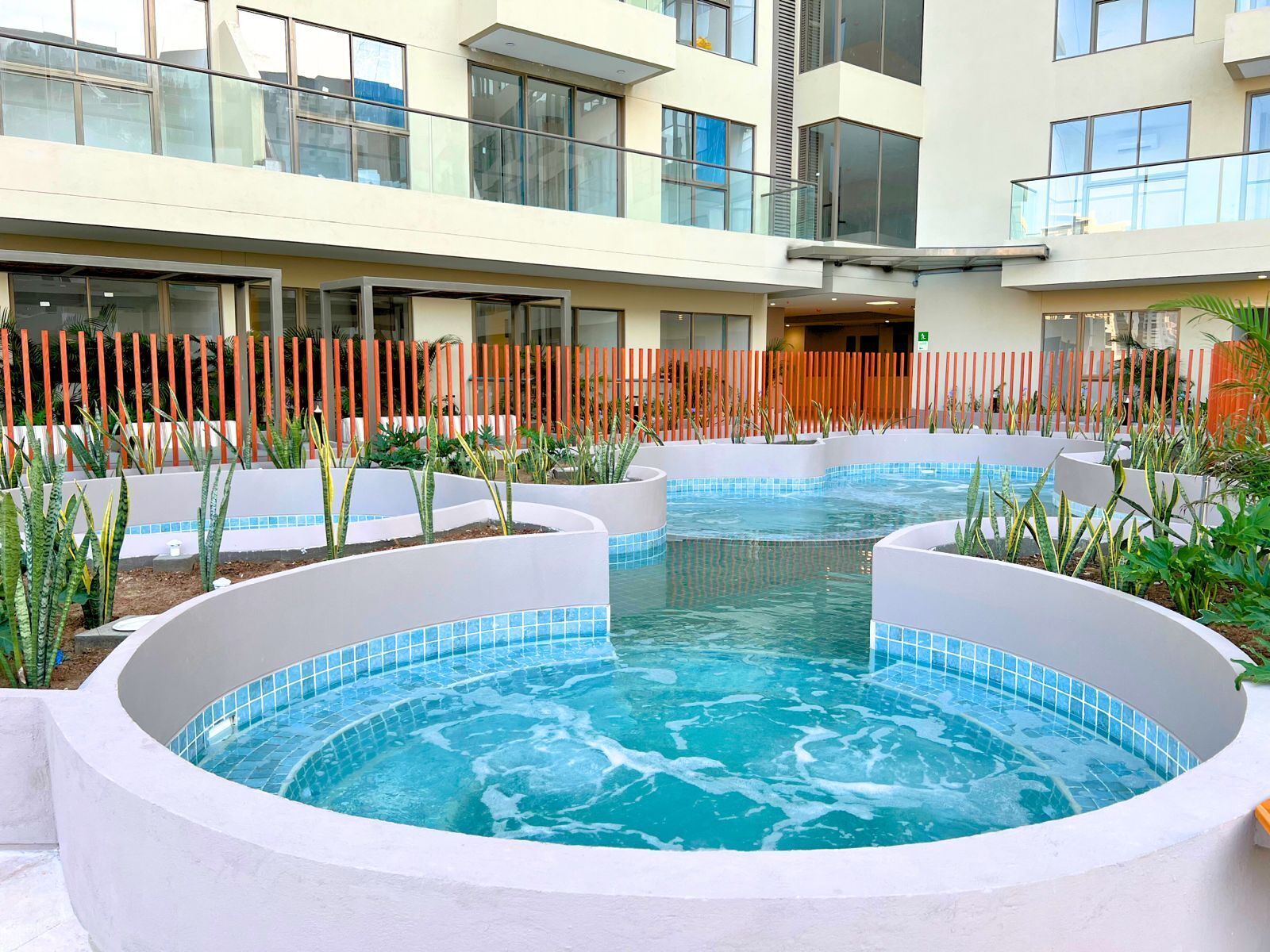 Piscine extérieure, piscine chauffée