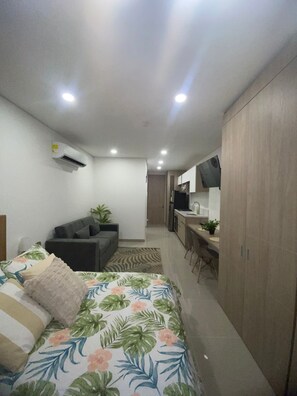 1 habitación, tabla de planchar con plancha, wifi y ropa de cama 