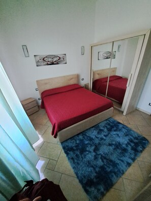 2 dormitorios, tabla de planchar con plancha, wifi y ropa de cama