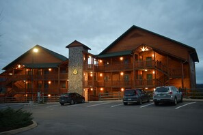Exterior - Relaxing full-service resort in lovely Gatlinburg with fitness center and AC. (Gatlinburg)