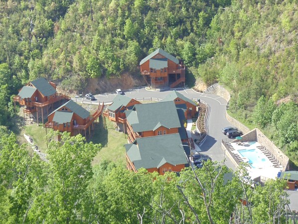 Exterior - Relaxing full-service resort in lovely Gatlinburg with fitness center and AC. (Gatlinburg)