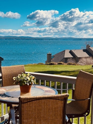 Steps to Lake Winni I Samoset Community l Sunrise & Sunset Views l Beach, Pool+